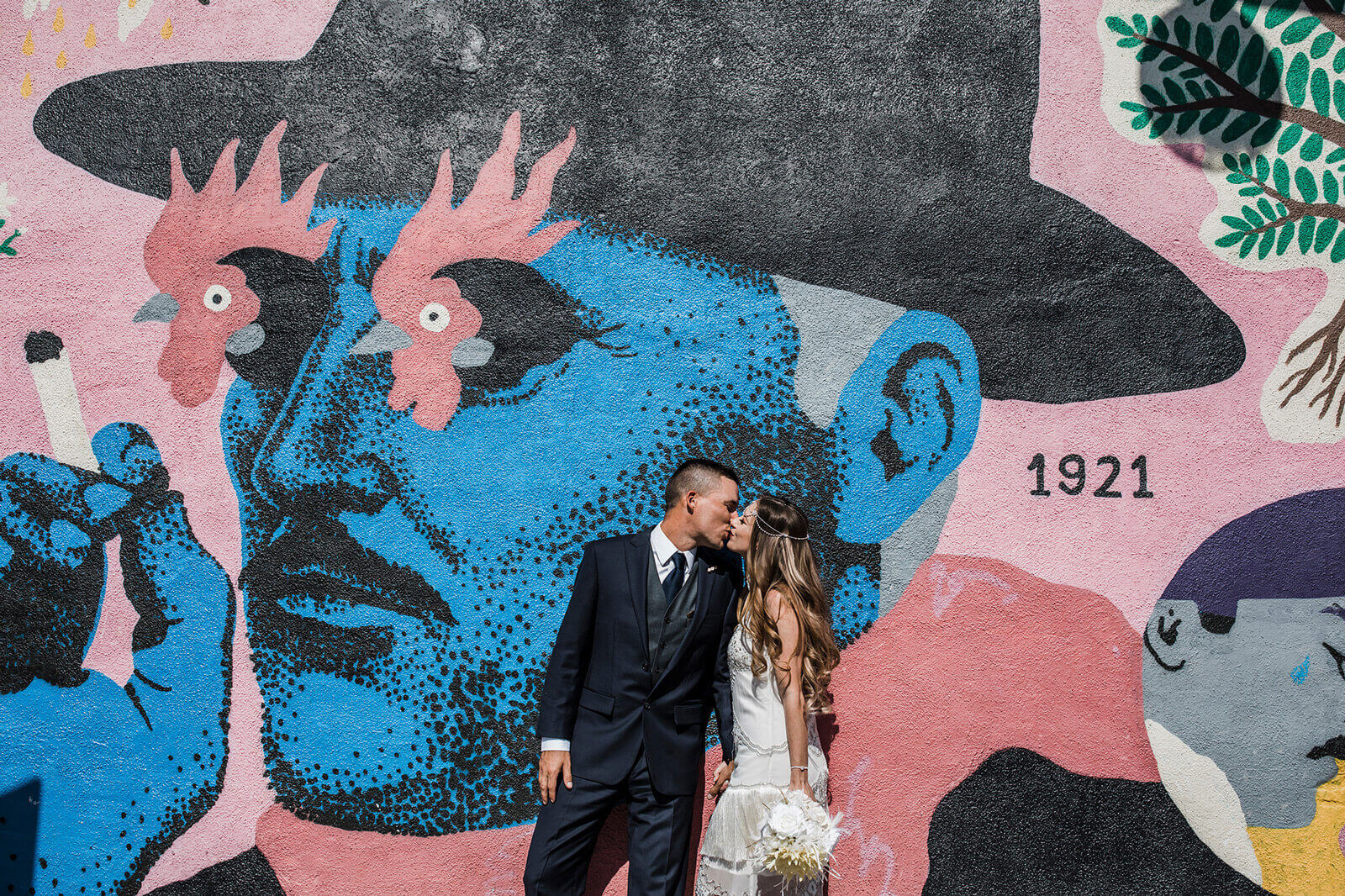 Las_Vegas_wedding_Becca_Henry_Photography_0374-NEW-2–1600 couple in front of awesome mural for Las Vegas Wedding in the arts district-Becca Henry Photography-